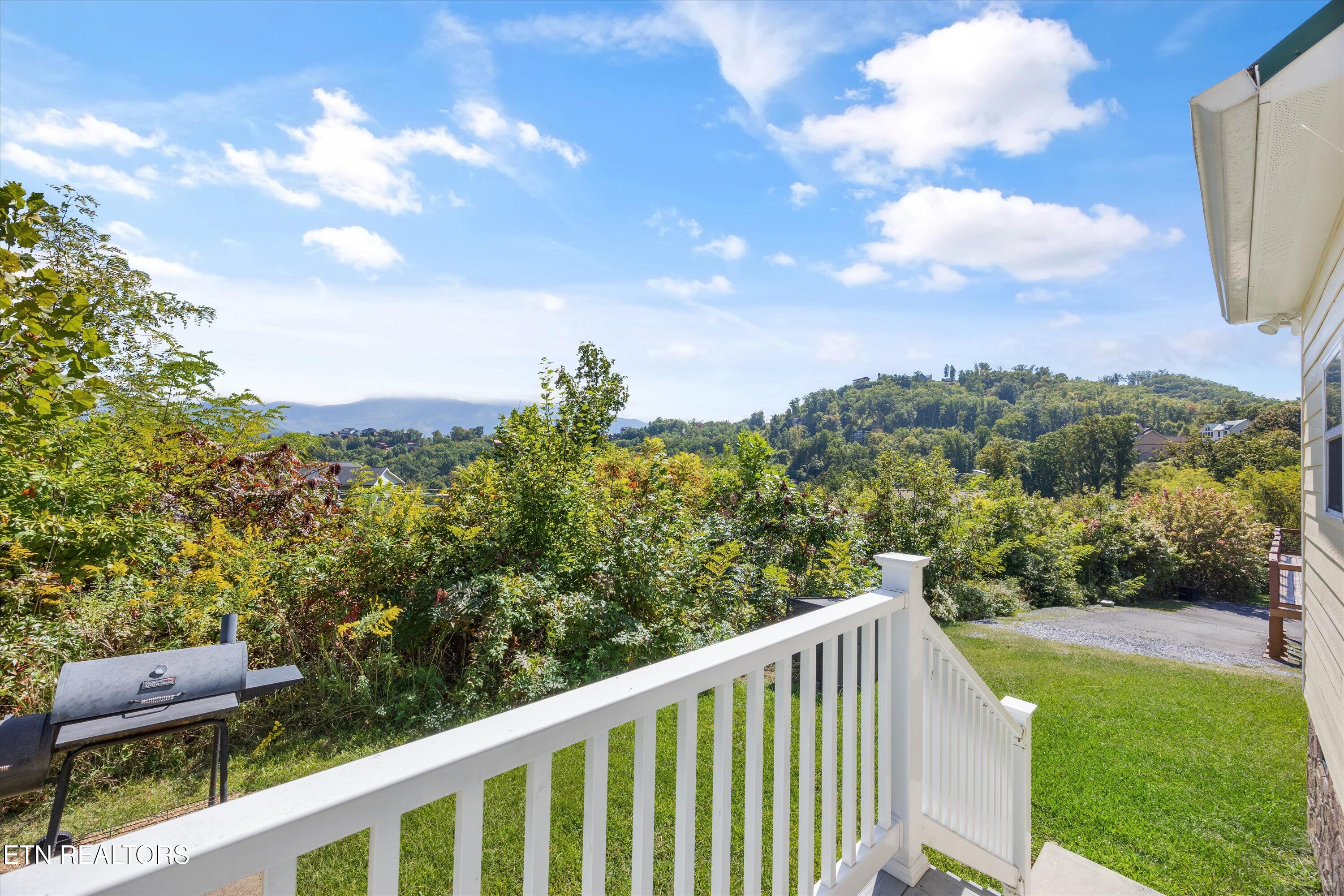 807 Wattle Blossom Way Gatlinburg TN 37738