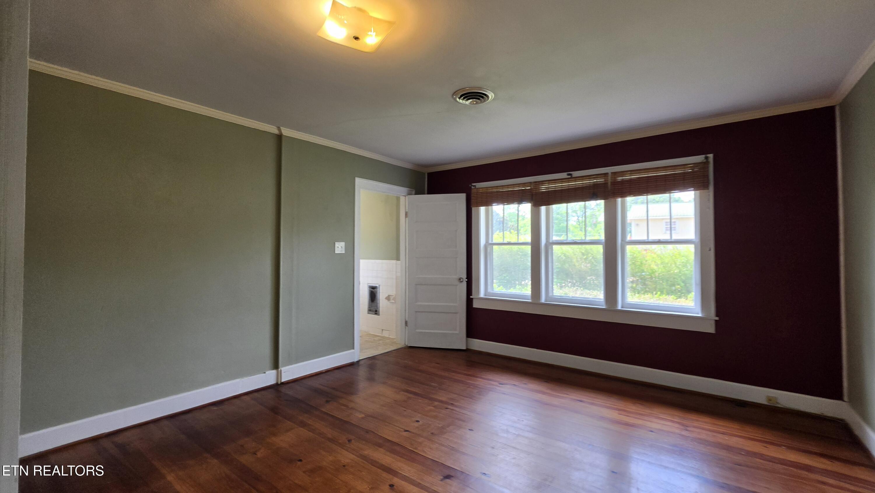 208 E Dyer Street Madisonville TN 37354