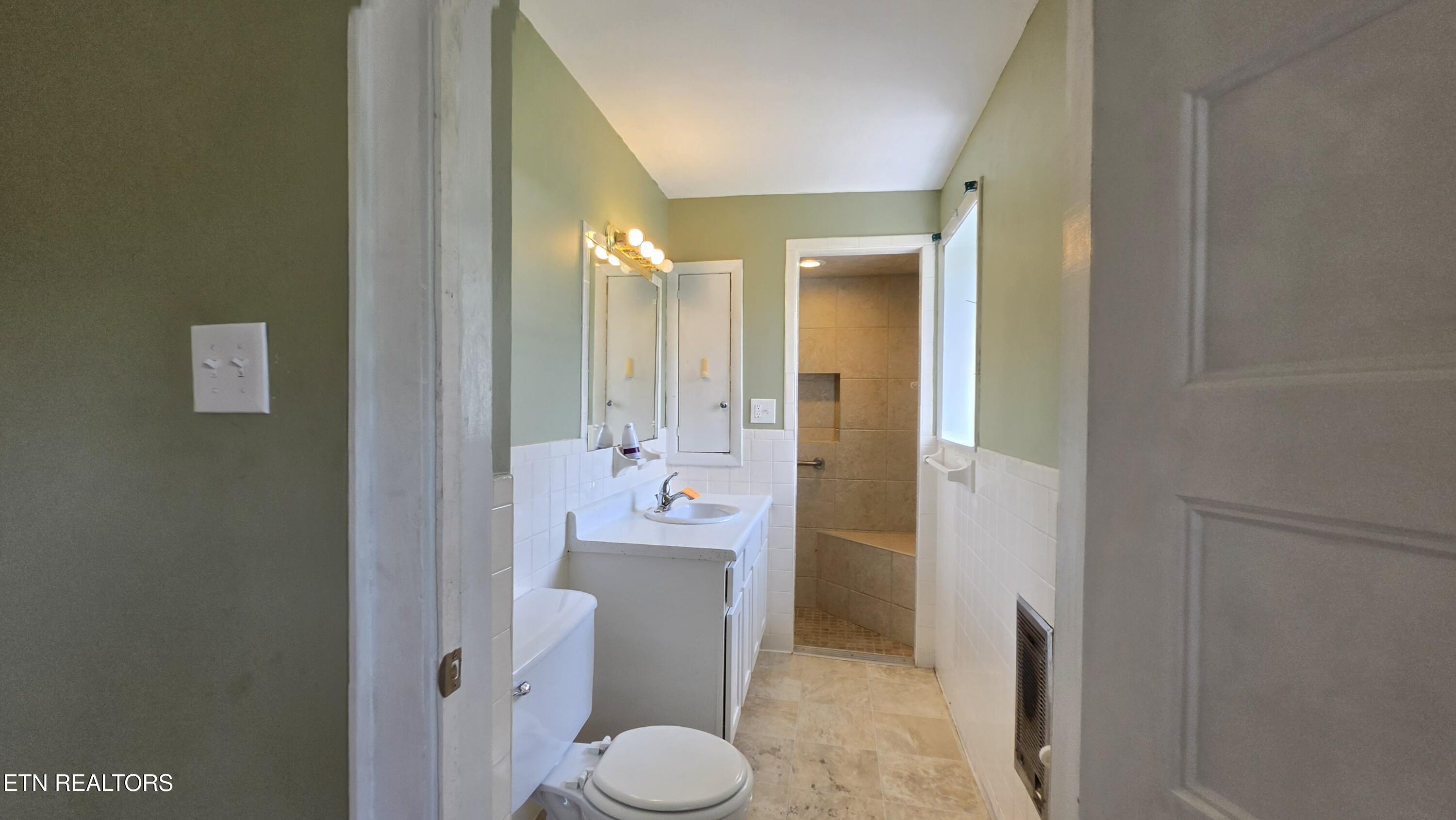 208 E Dyer Street Madisonville TN 37354