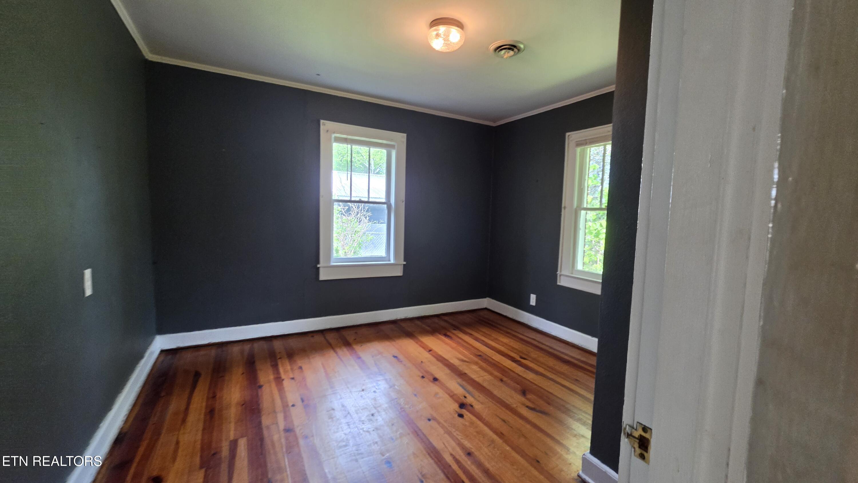 208 E Dyer Street Madisonville TN 37354