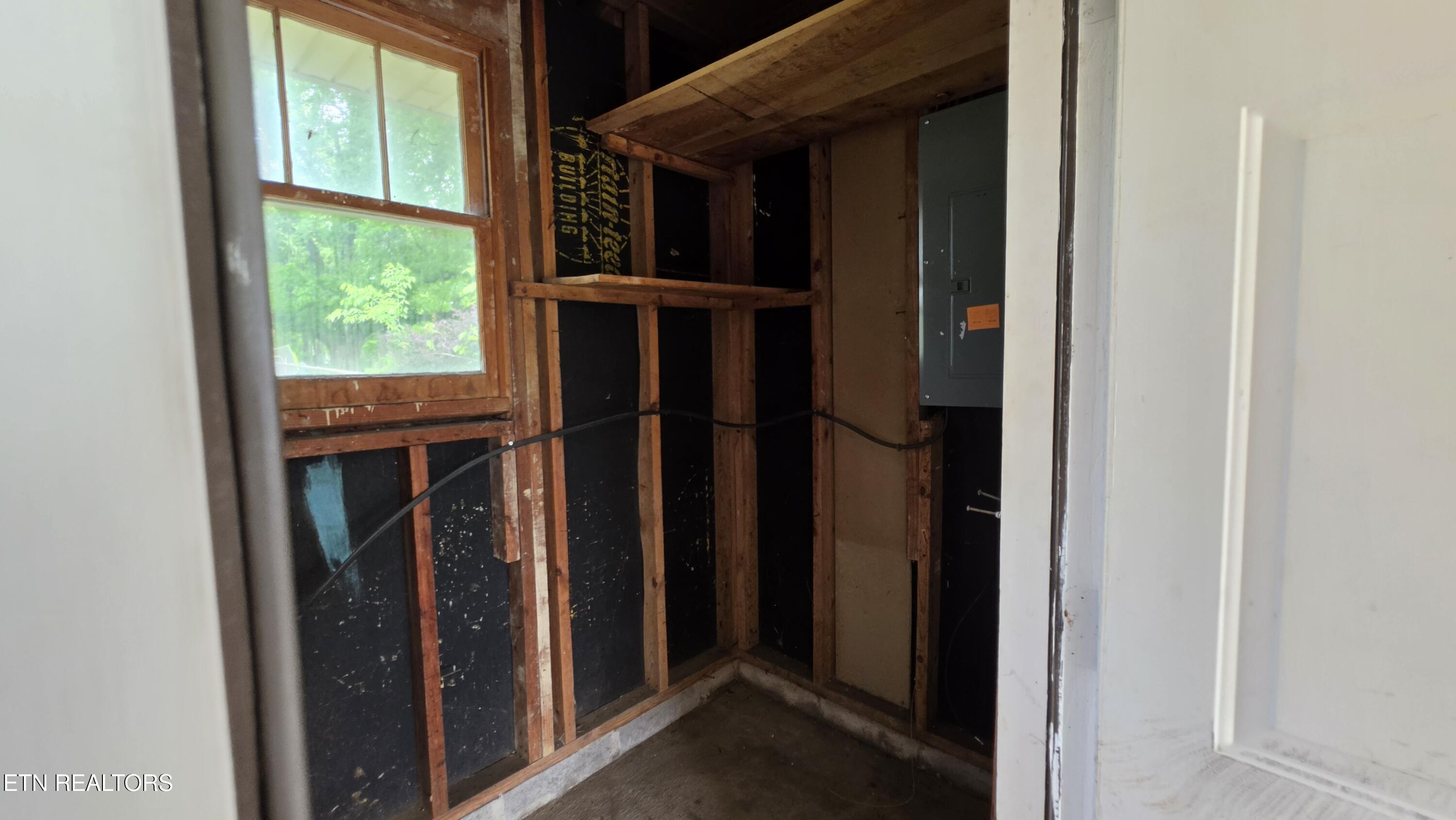 208 E Dyer Street Madisonville TN 37354