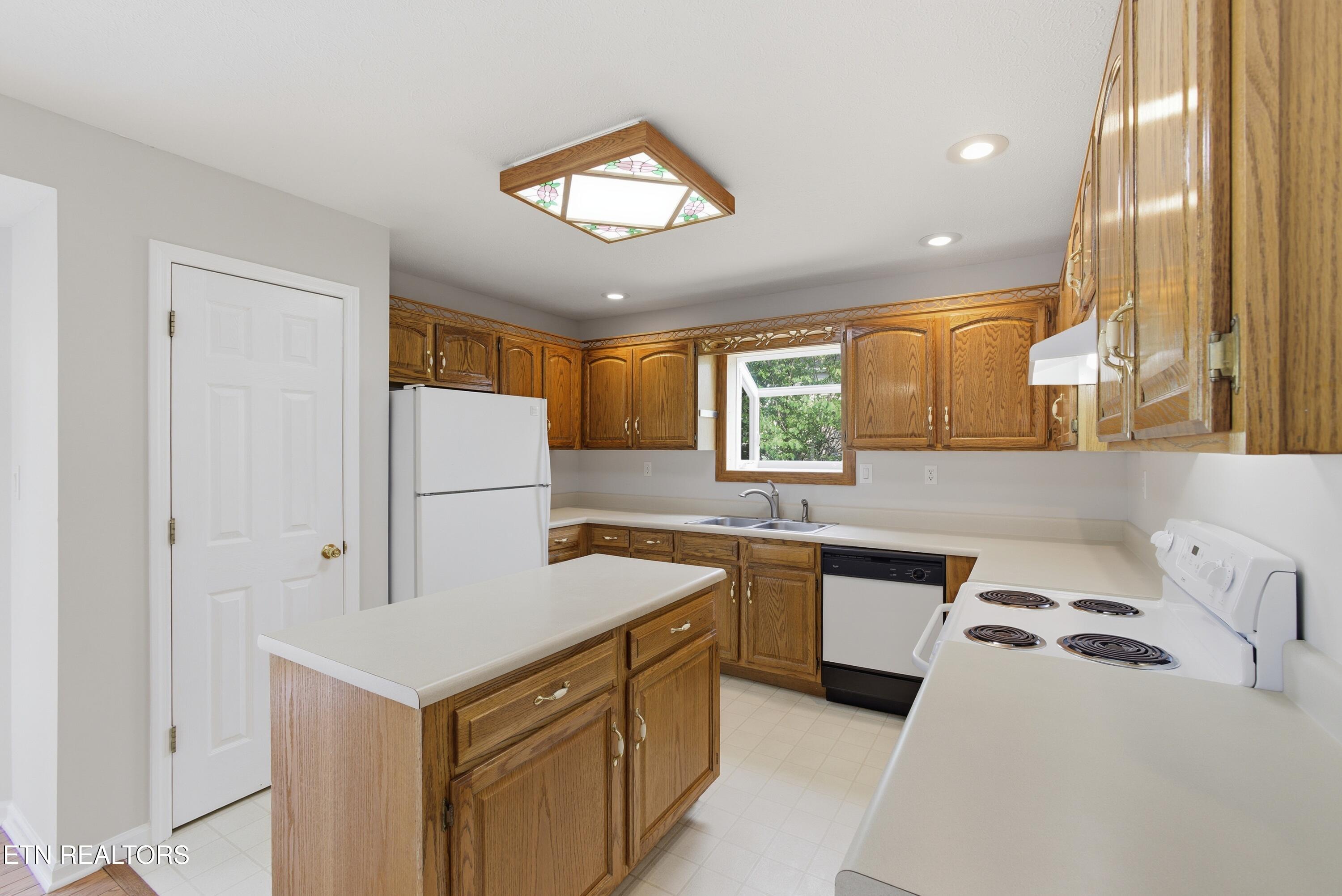 135 Rebel Road Harriman TN 37748