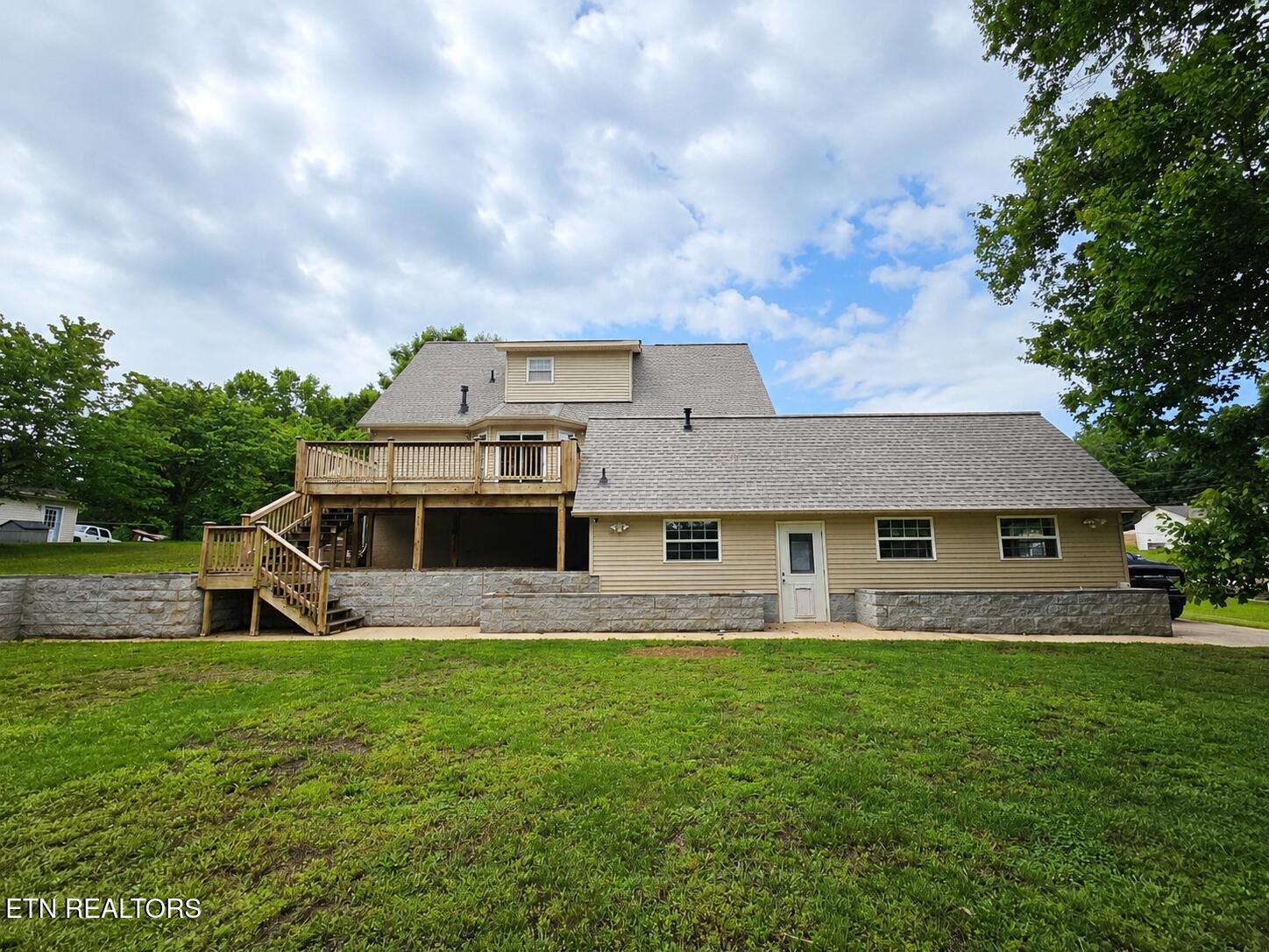 135 Rebel Road Harriman TN 37748