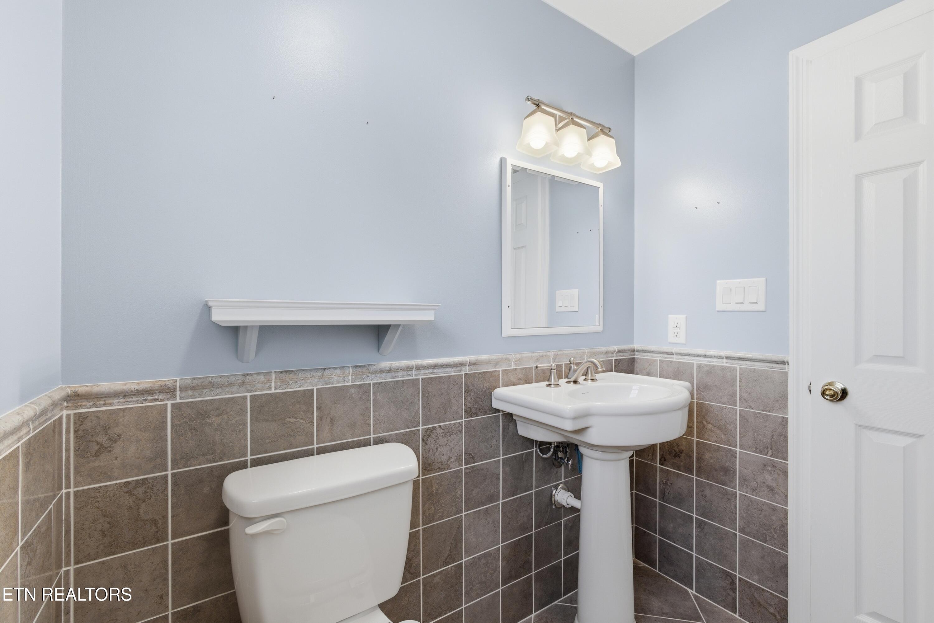 135 Rebel Road Harriman TN 37748