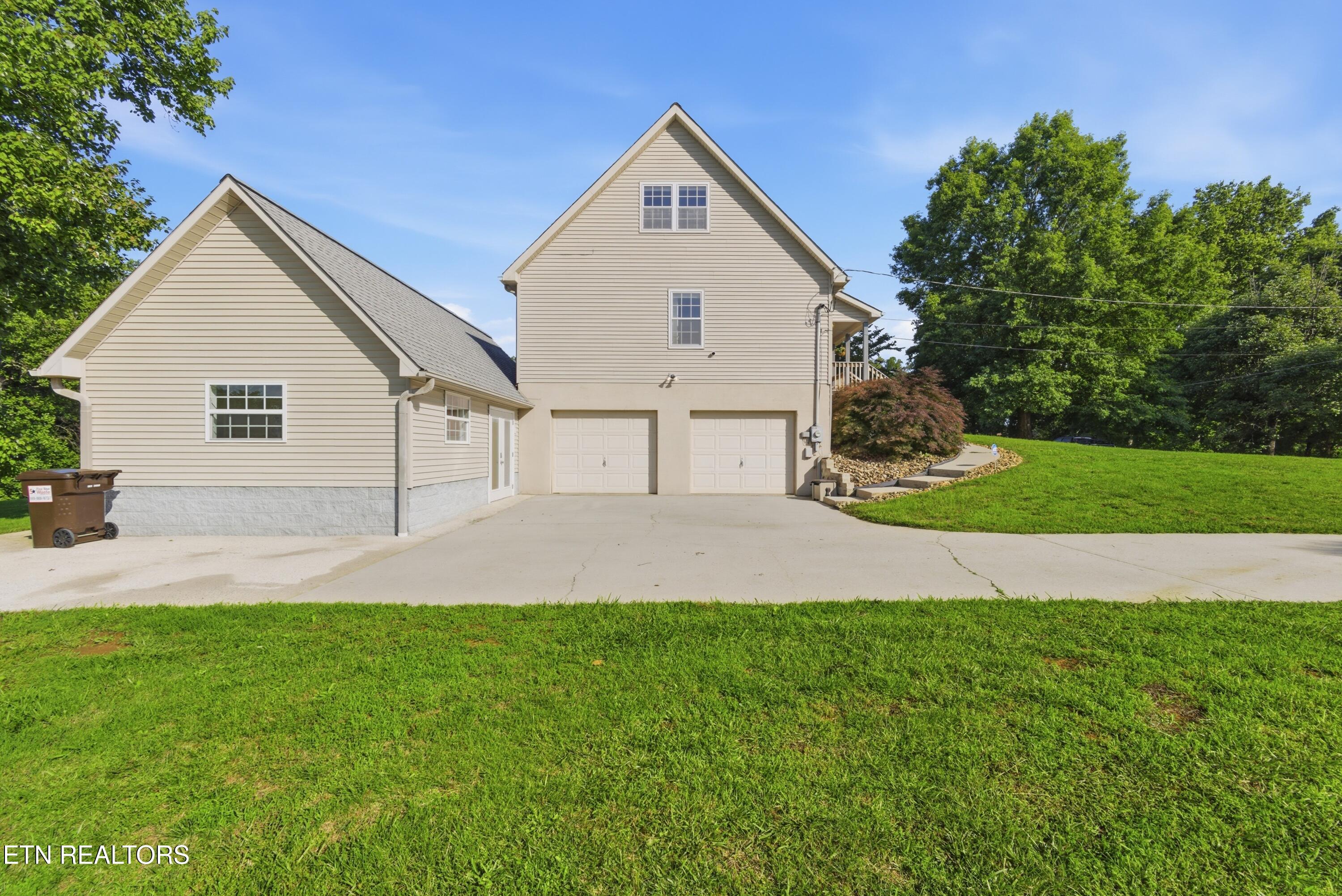 135 Rebel Road Harriman TN 37748