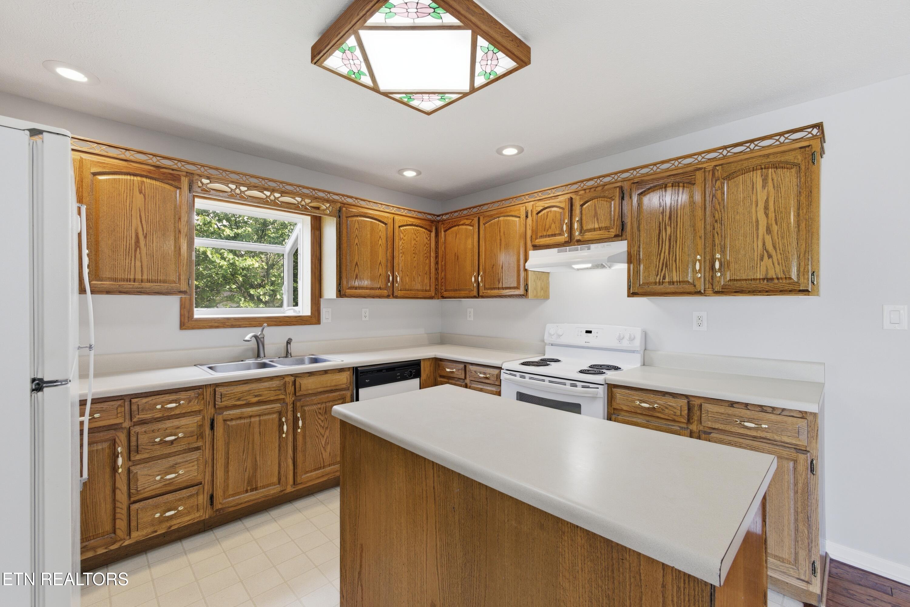 135 Rebel Road Harriman TN 37748