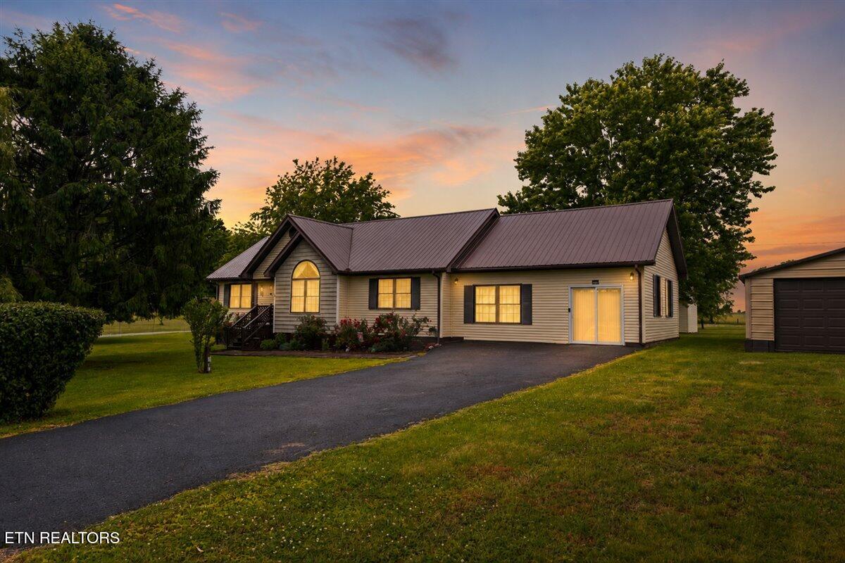 120 Oscar Lane Speedwell TN 37870