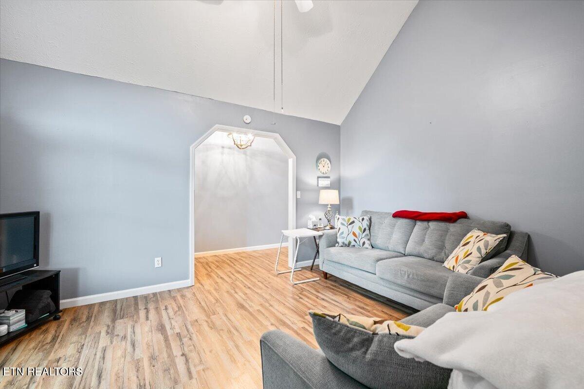 120 Oscar Lane Speedwell TN 37870