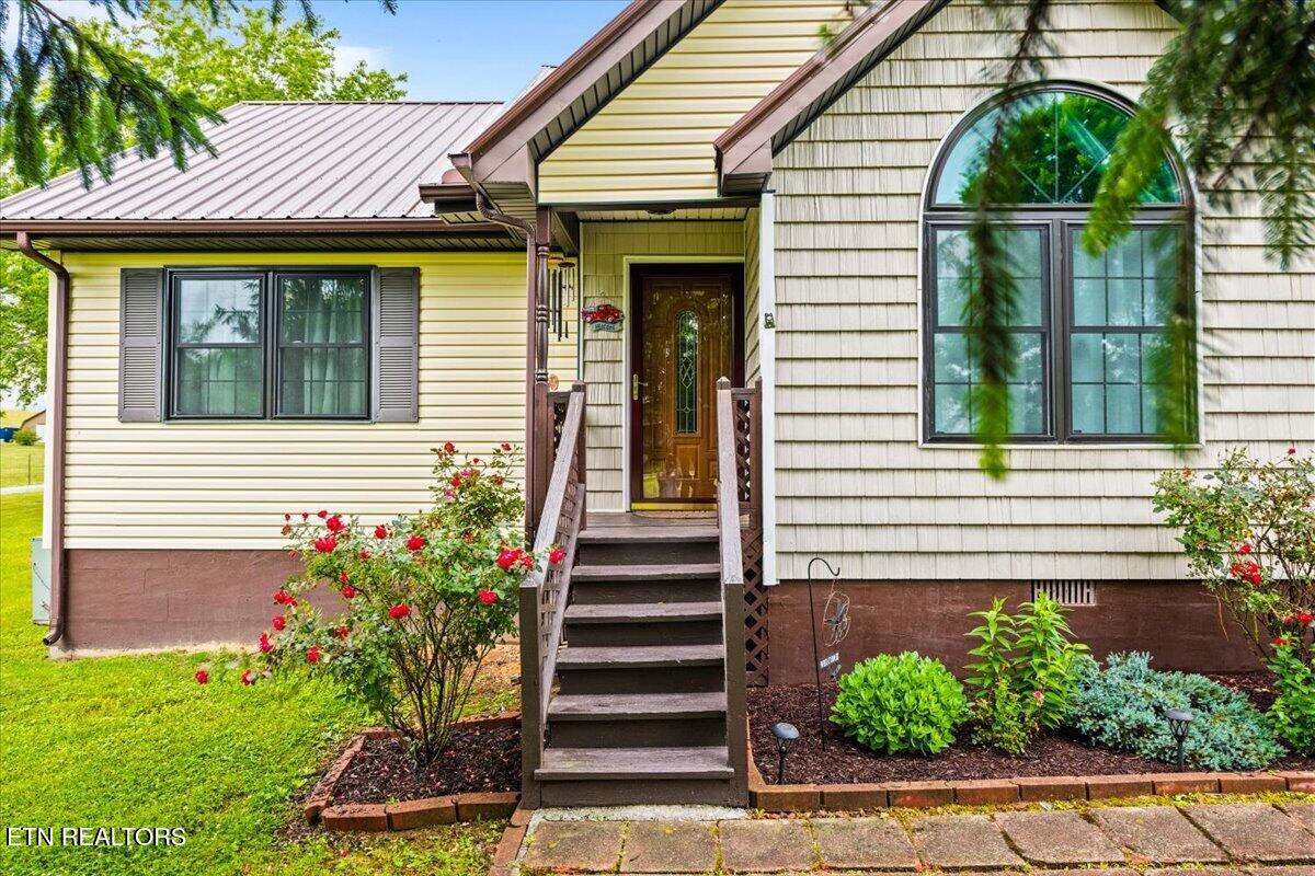 120 Oscar Lane Speedwell TN 37870