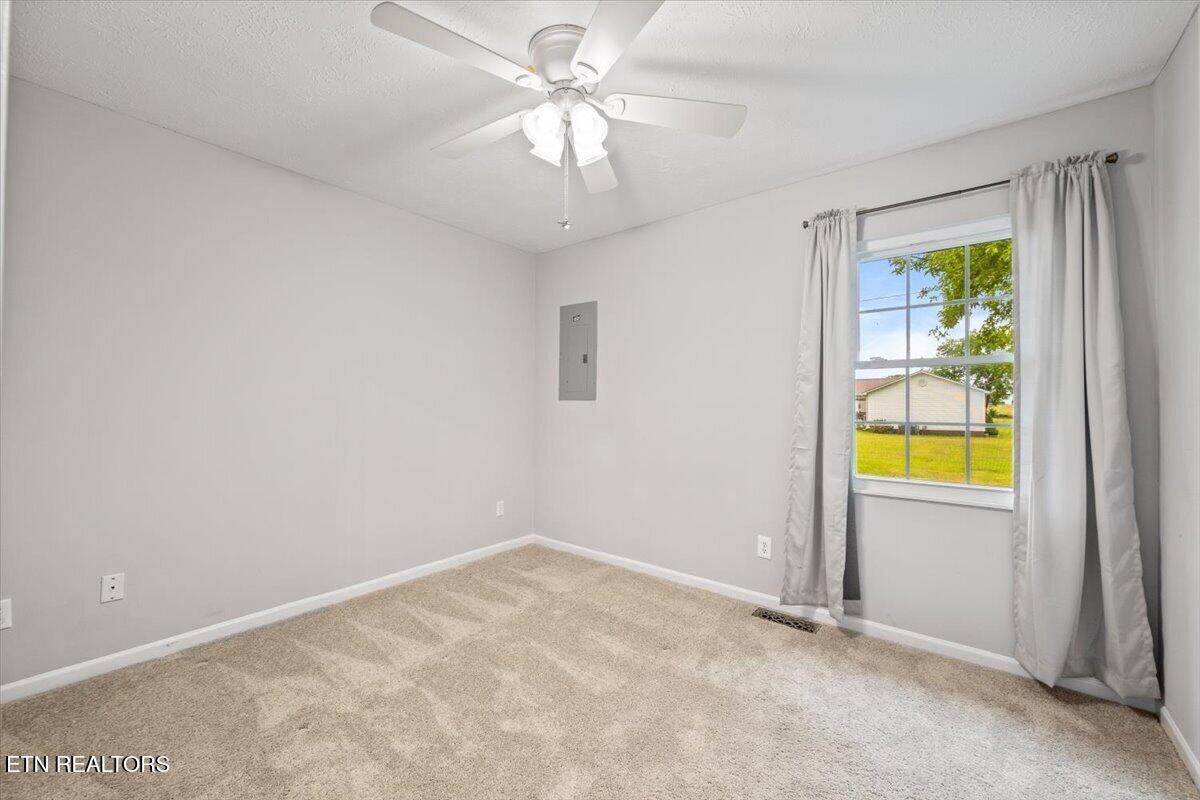 120 Oscar Lane Speedwell TN 37870