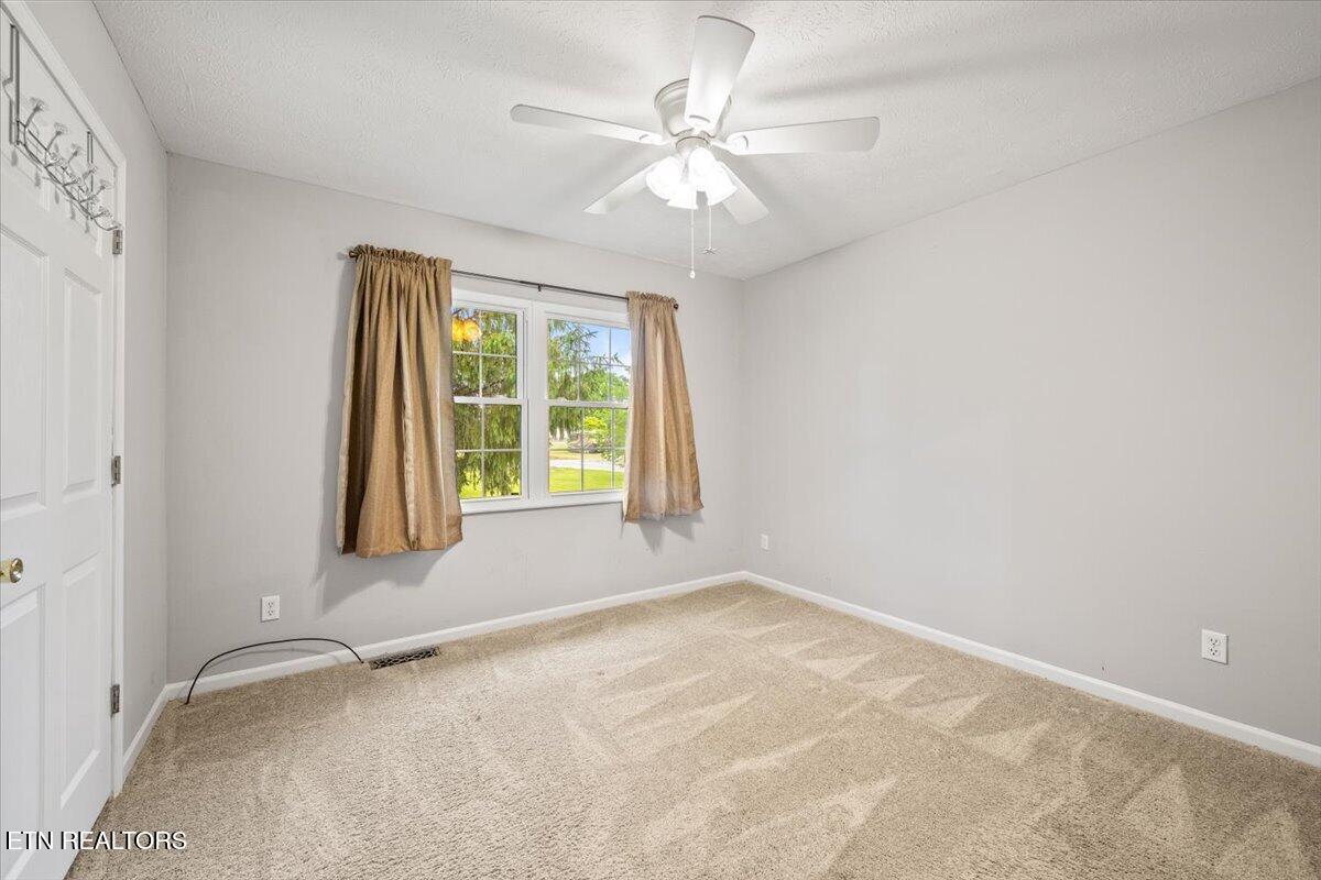 120 Oscar Lane Speedwell TN 37870