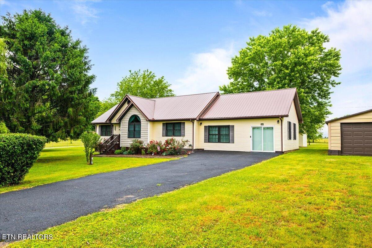 120 Oscar Lane Speedwell TN 37870