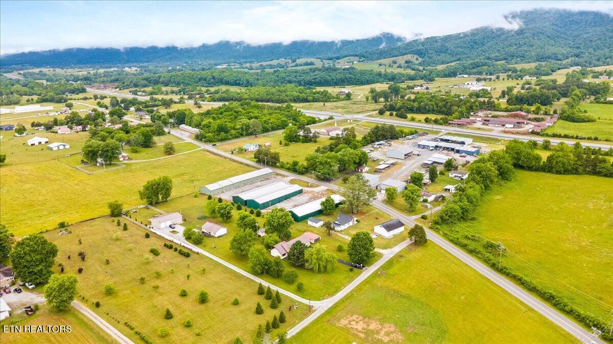 120 Oscar Lane Speedwell TN 37870
