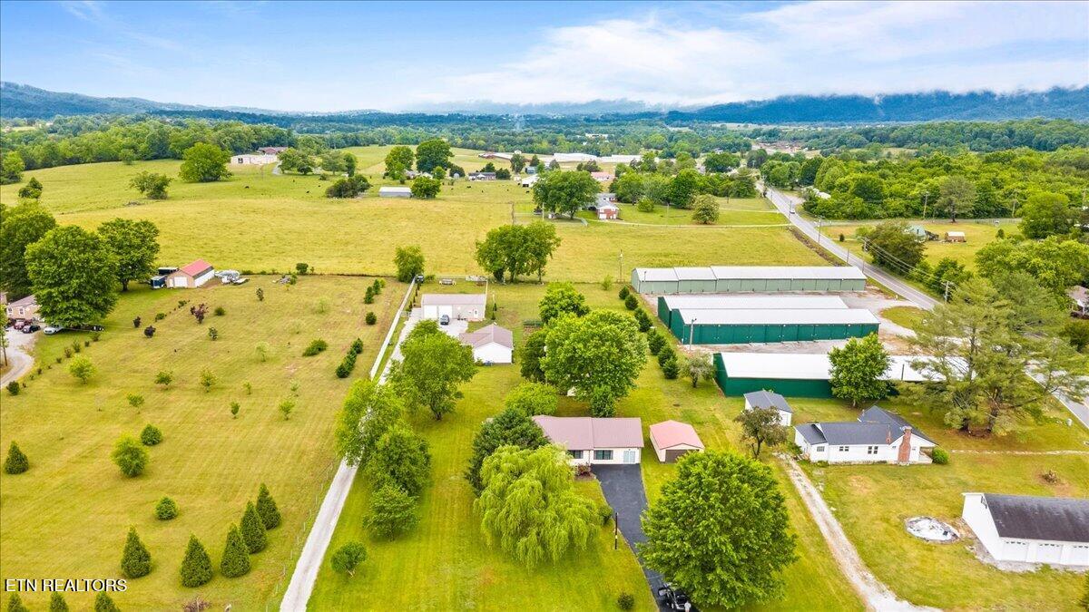 120 Oscar Lane Speedwell TN 37870