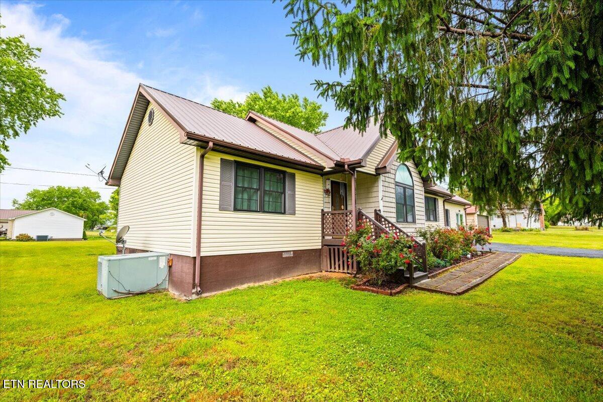 120 Oscar Lane Speedwell TN 37870