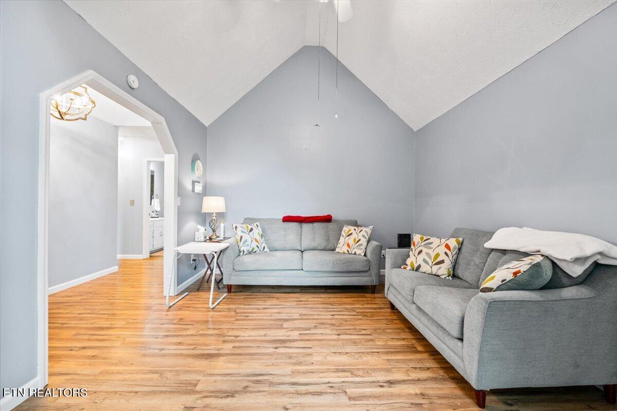 120 Oscar Lane Speedwell TN 37870