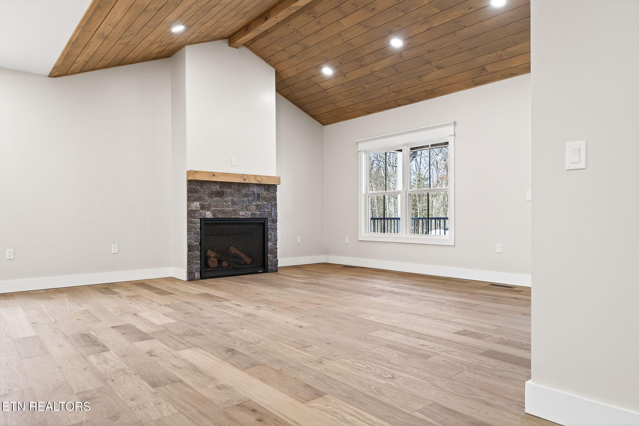 4021 Squavto Lane Crossville TN 38572