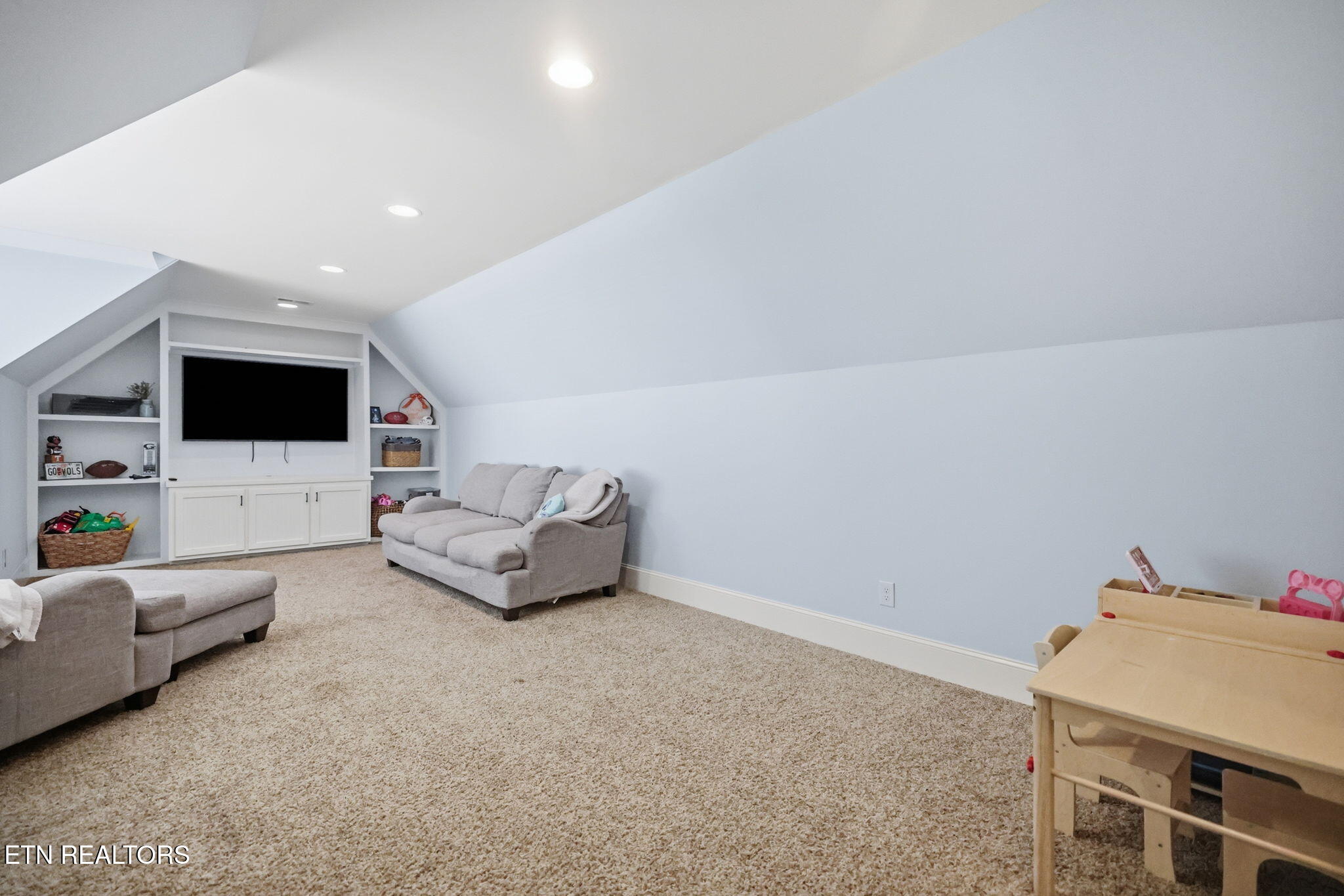 128 Tradewind Street Clinton TN 37716