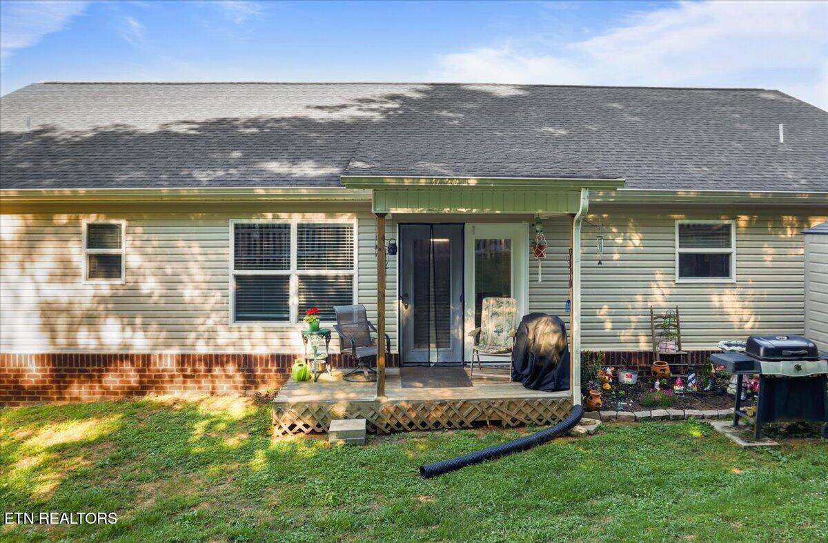 2109 Bluebonnet Drive Mascot TN 37806