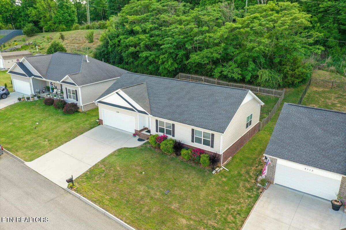 2109 Bluebonnet Drive Mascot TN 37806
