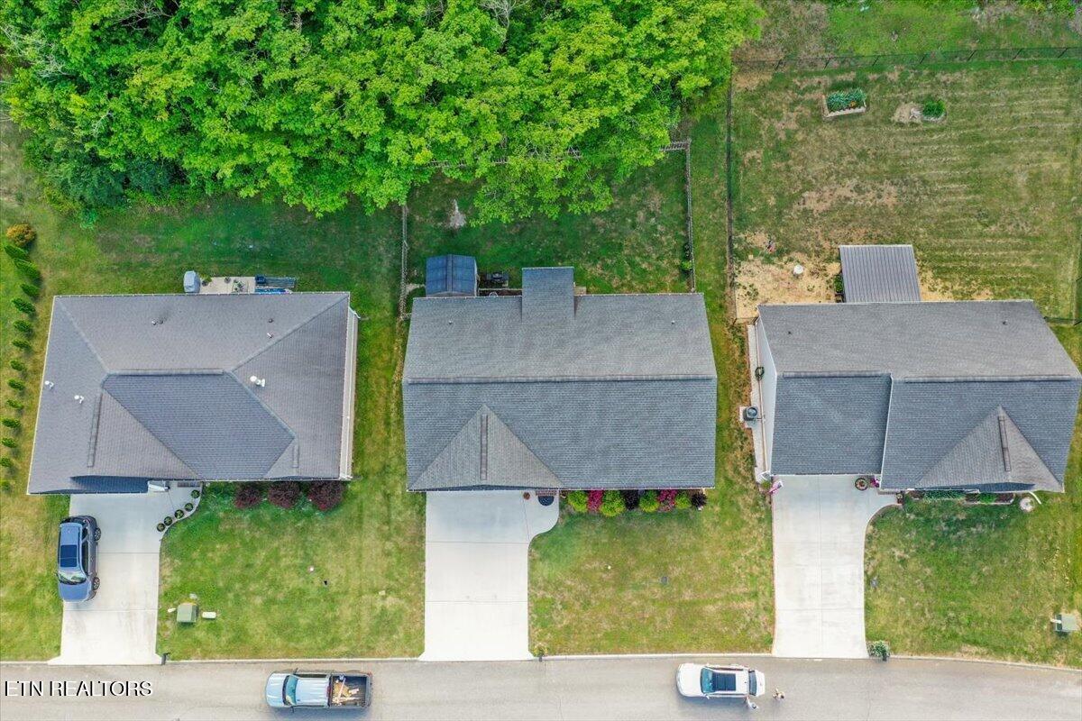 2109 Bluebonnet Drive Mascot TN 37806