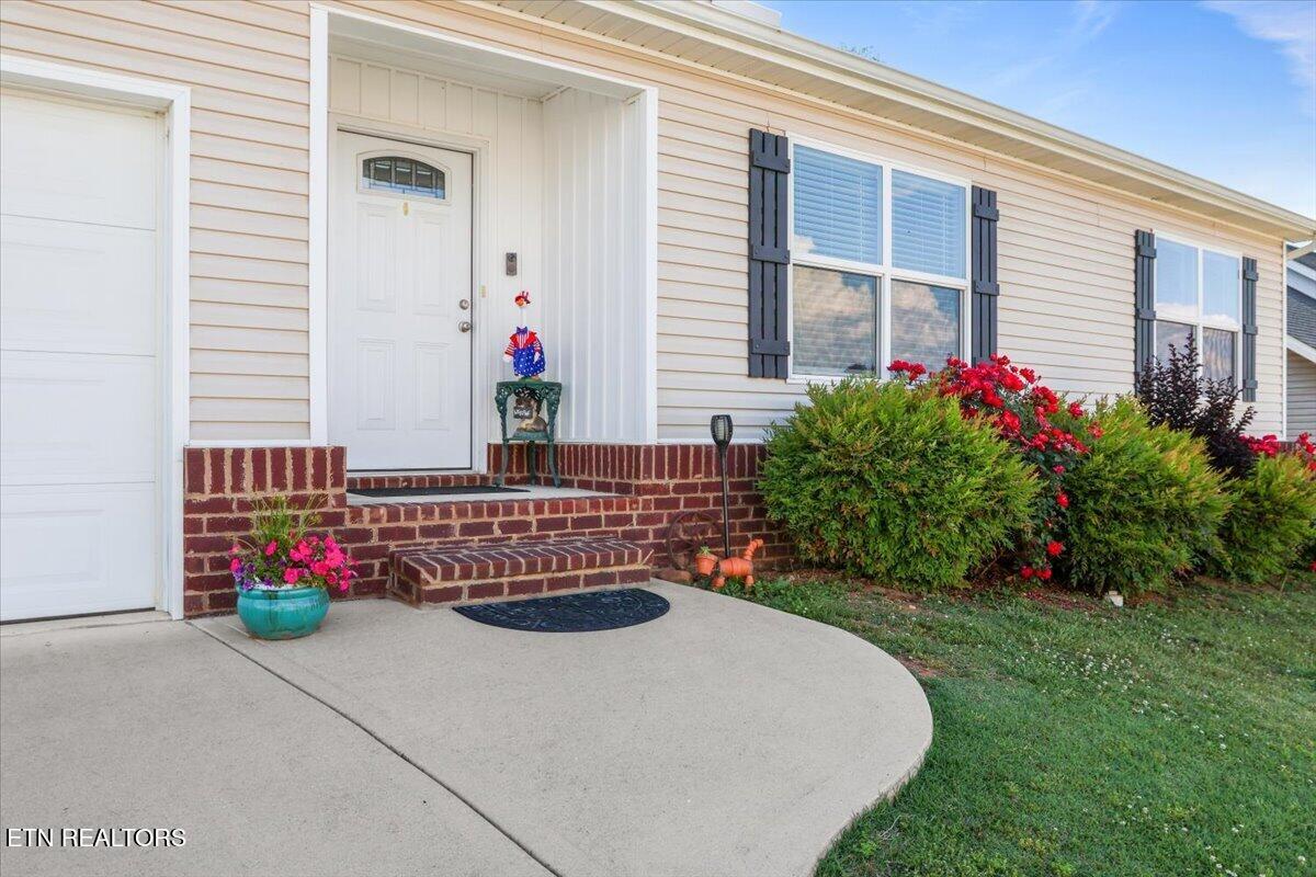 2109 Bluebonnet Drive Mascot TN 37806