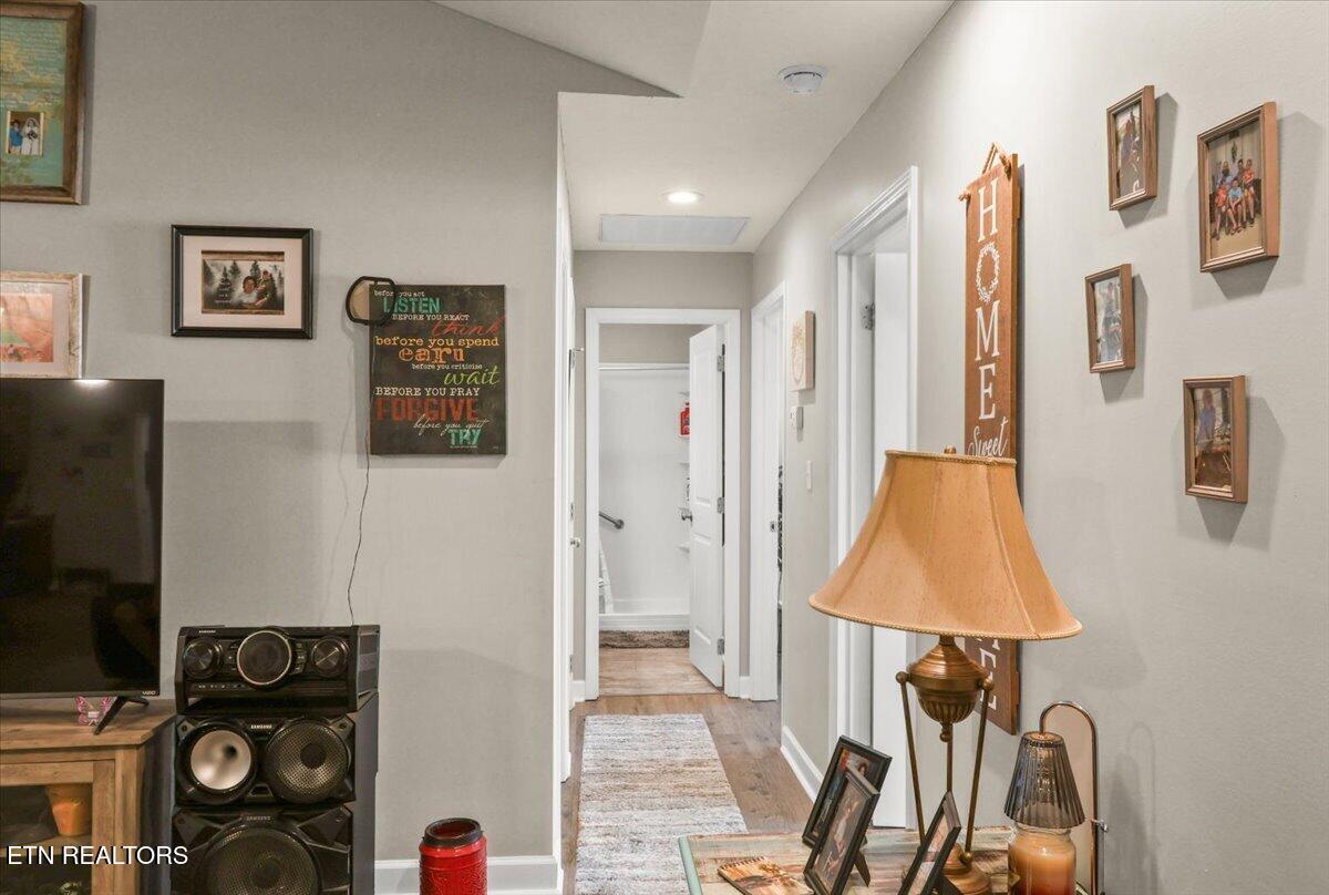 2109 Bluebonnet Drive Mascot TN 37806