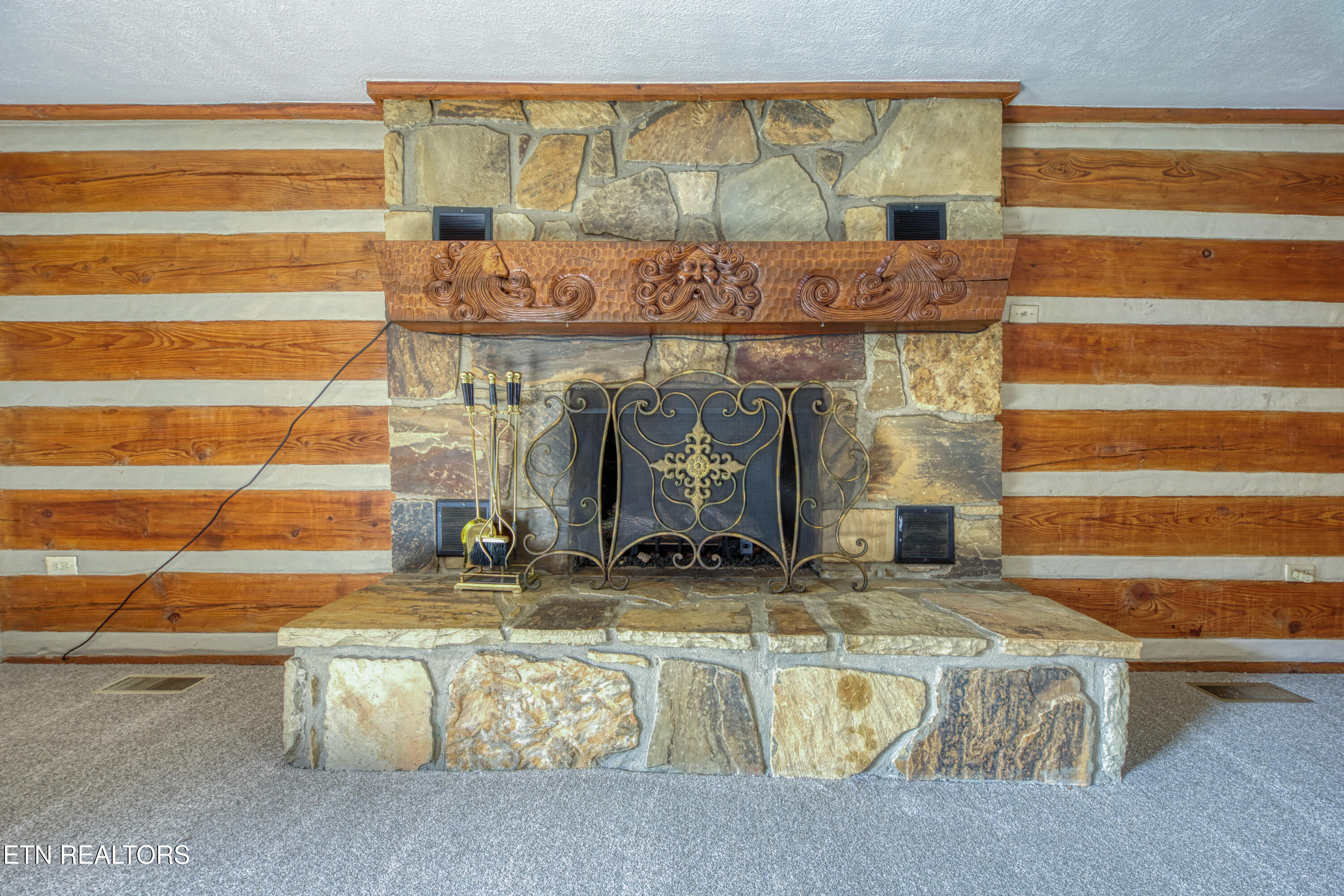 686 Thomas Road Sevierville TN 37876