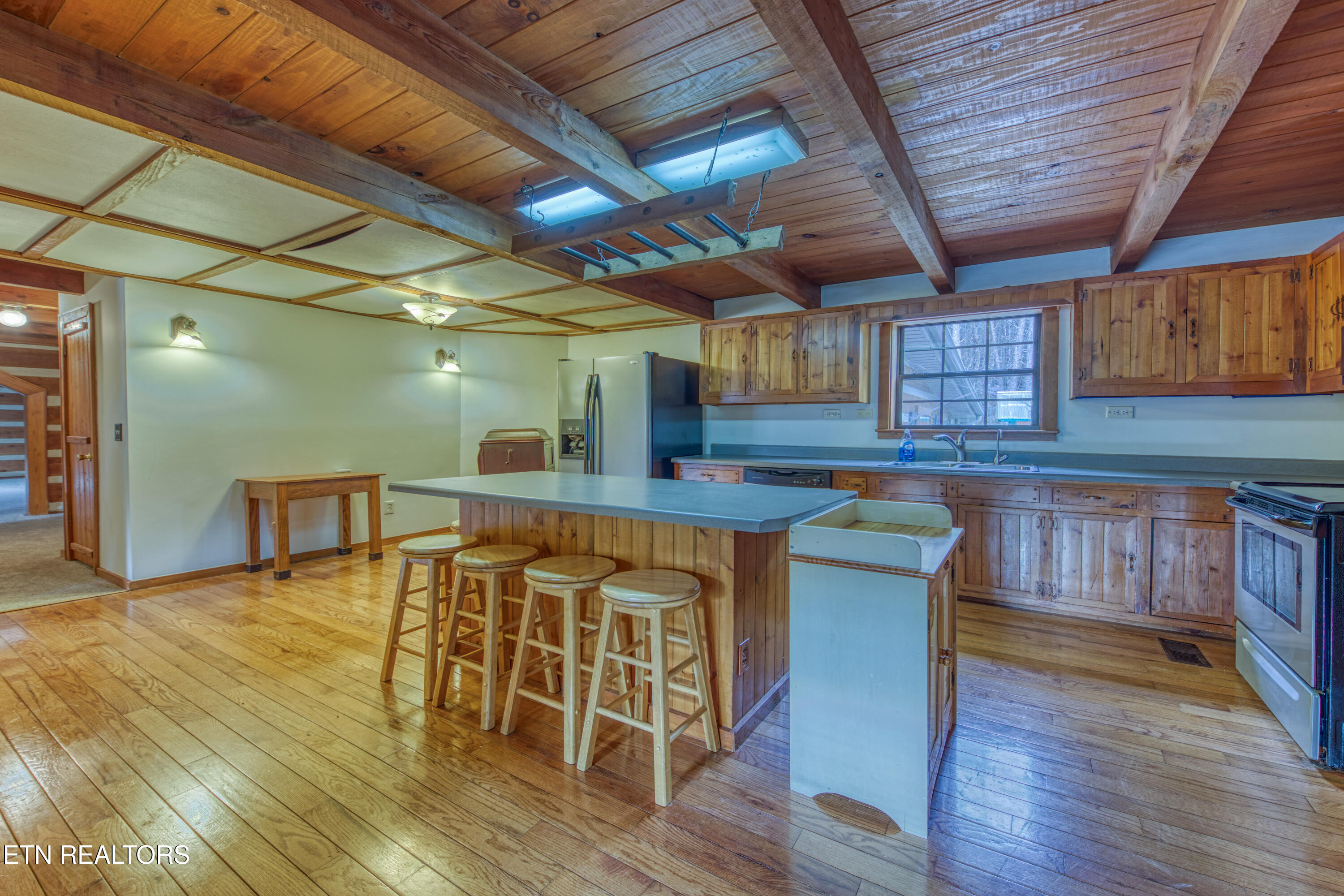 686 Thomas Road Sevierville TN 37876