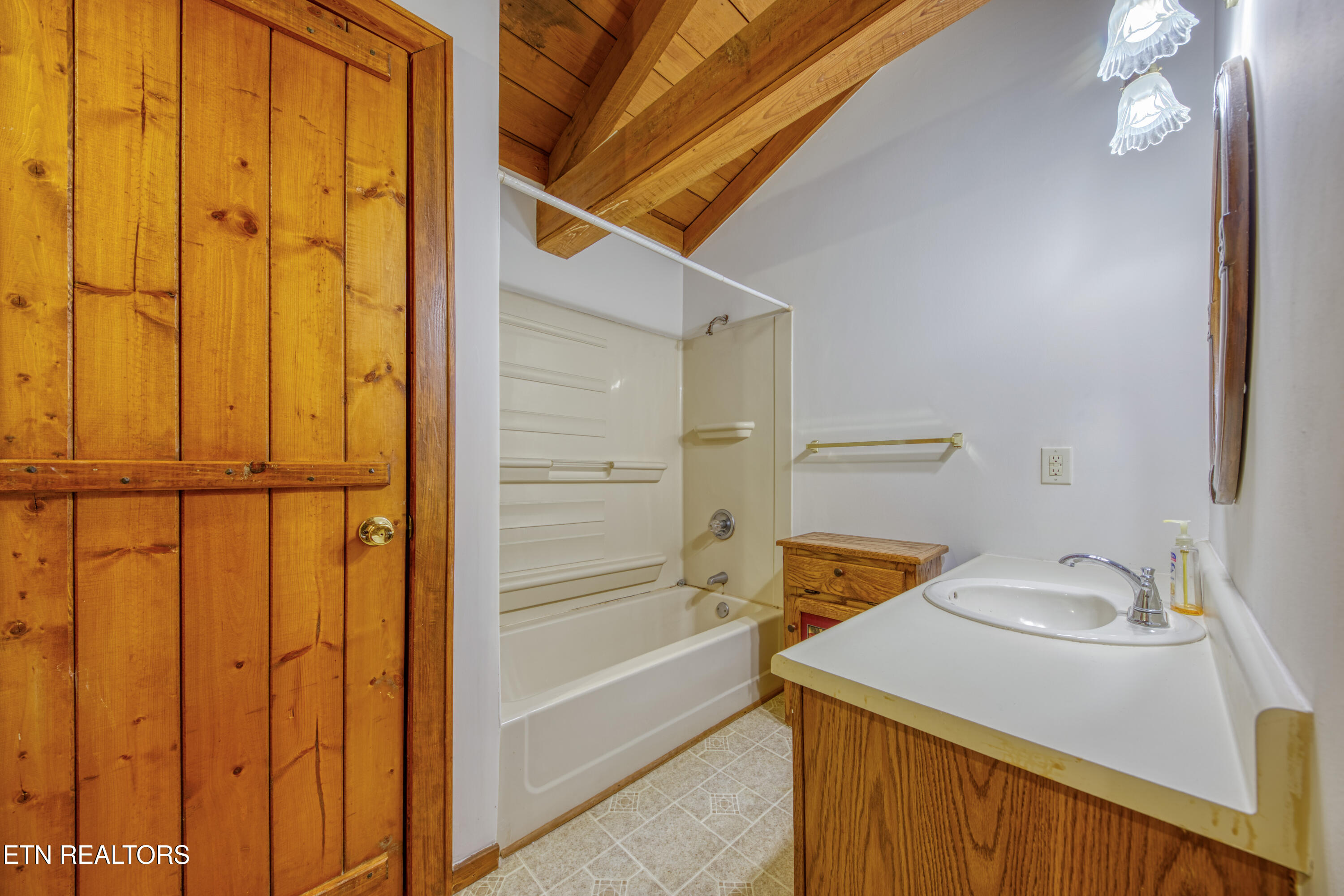 686 Thomas Road Sevierville TN 37876