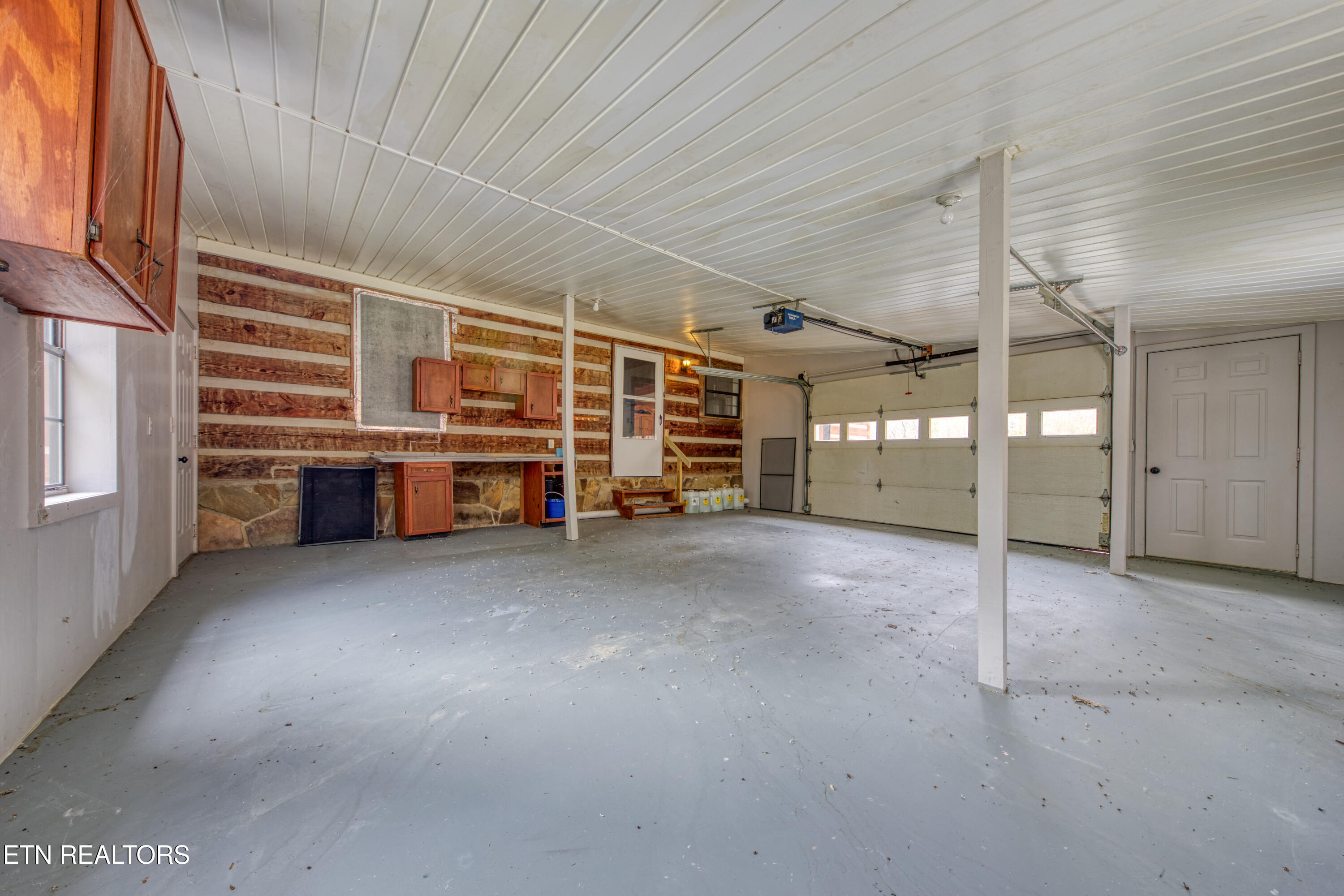 686 Thomas Road Sevierville TN 37876