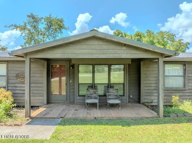 1369 Paradise Lane Dandridge TN 37725