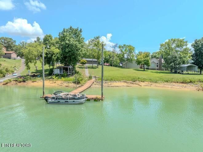 1369 Paradise Lane Dandridge TN 37725