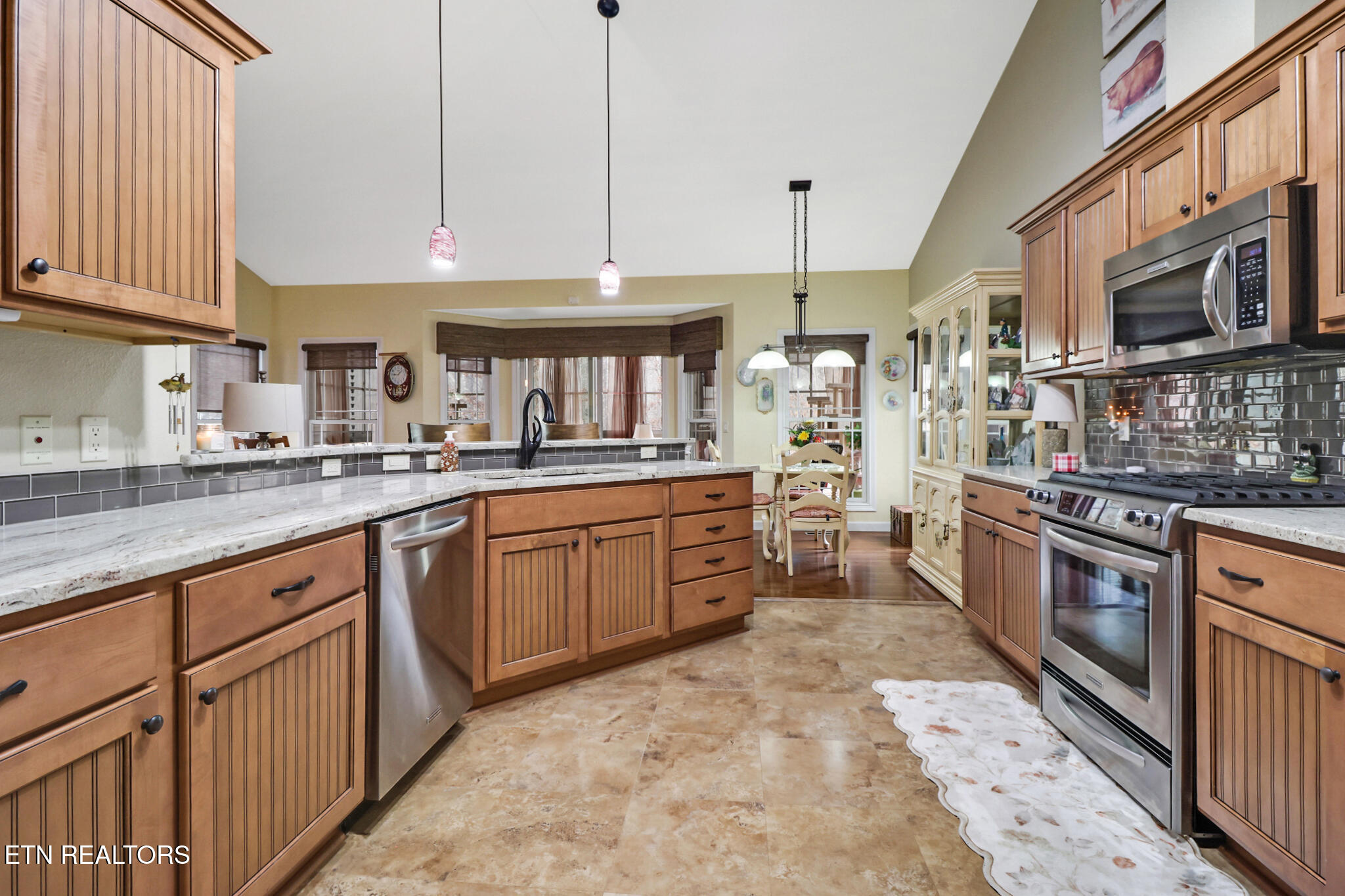 36 Kingsbridge Lane Crossville TN 38558