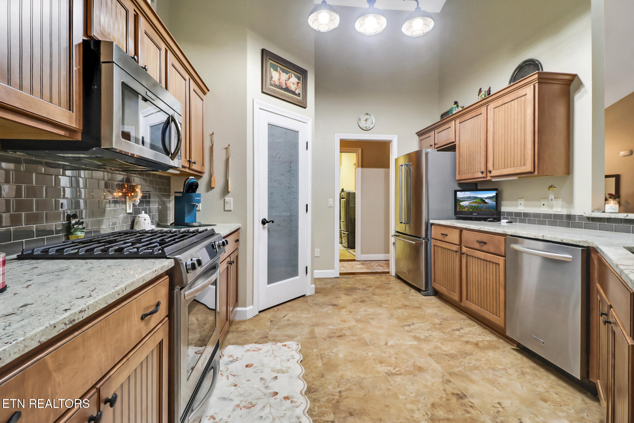 36 Kingsbridge Lane Crossville TN 38558