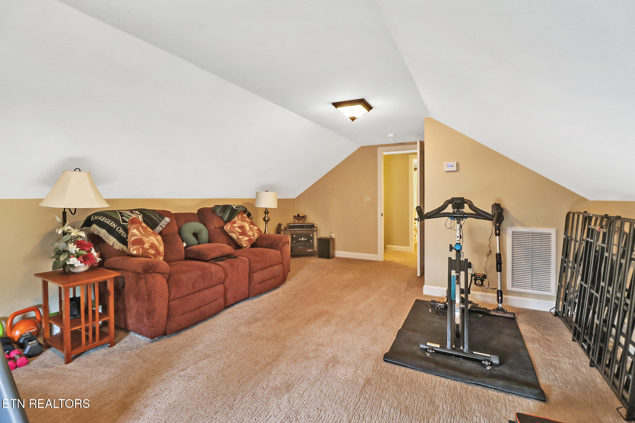 36 Kingsbridge Lane Crossville TN 38558