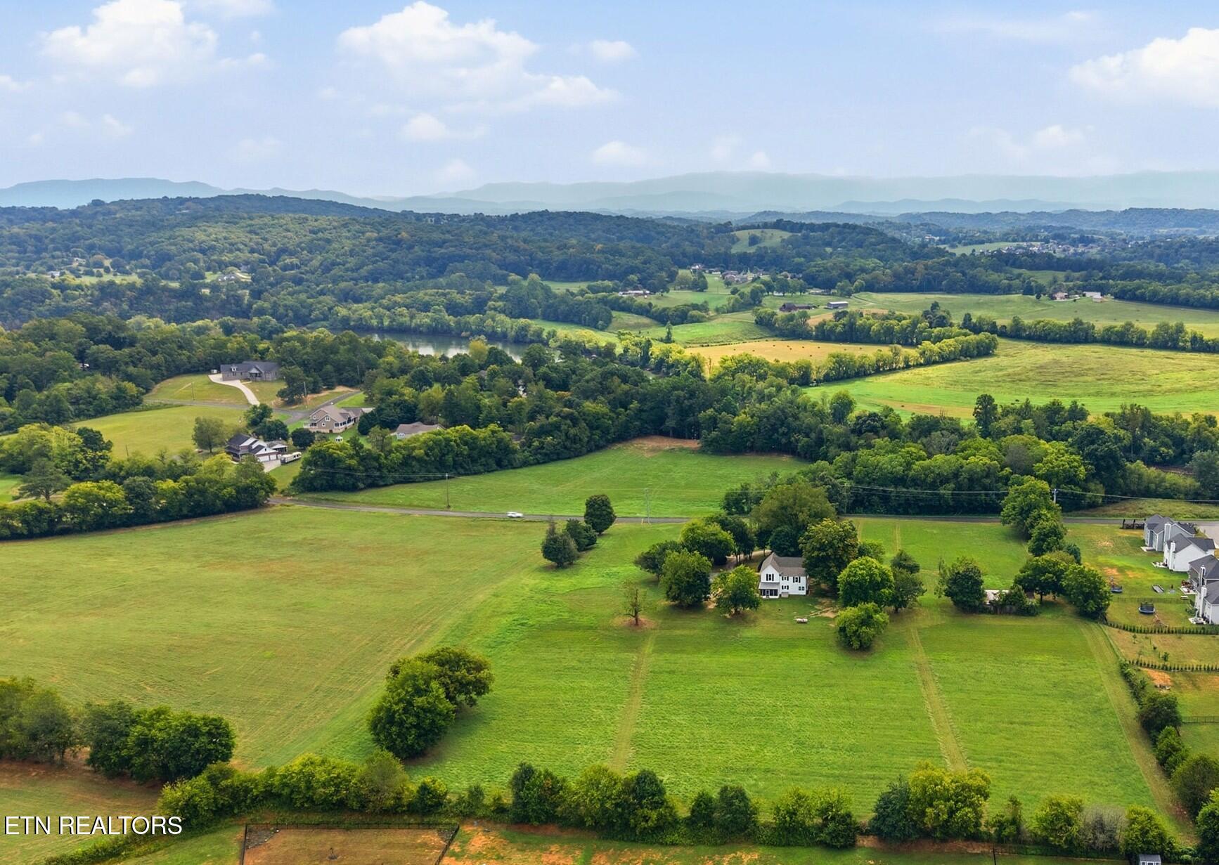 1440 Mccleary Bend Road Sevierville TN 37876