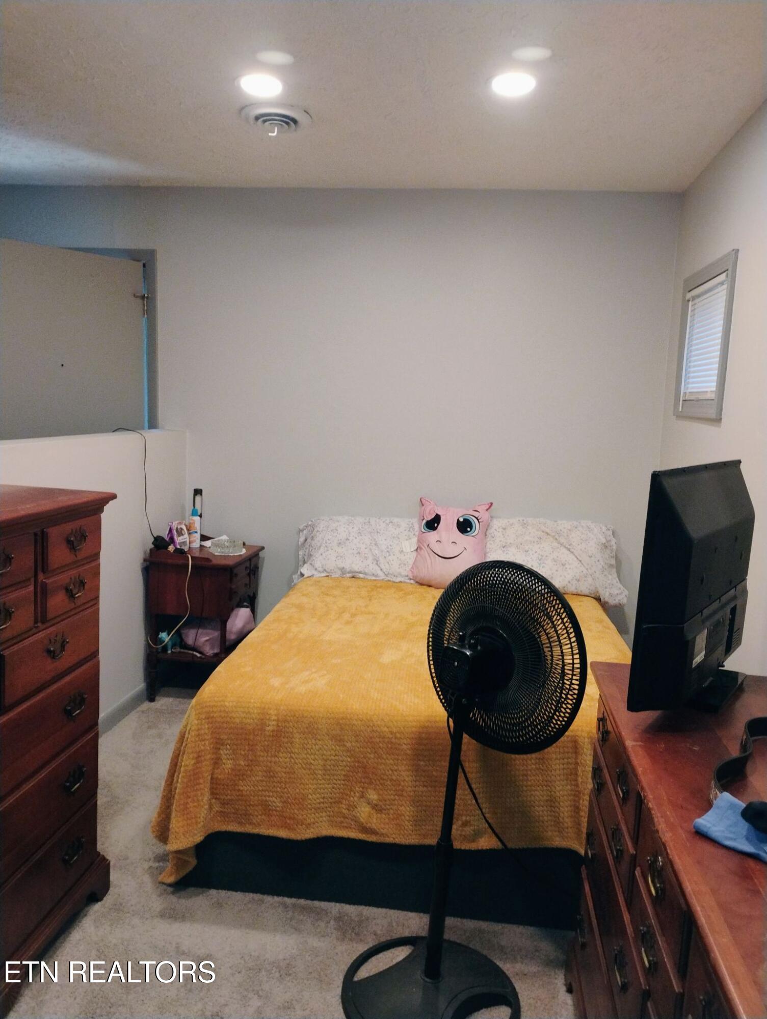 1121 Overton Place Knoxville TN 37917