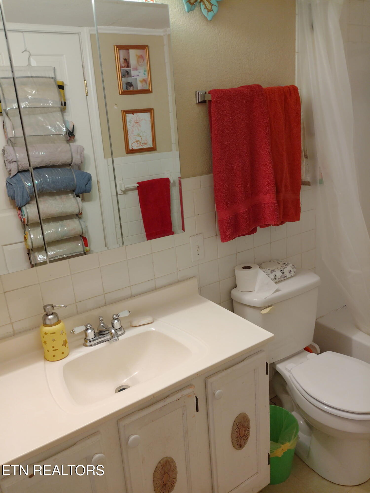 1121 Overton Place Knoxville TN 37917