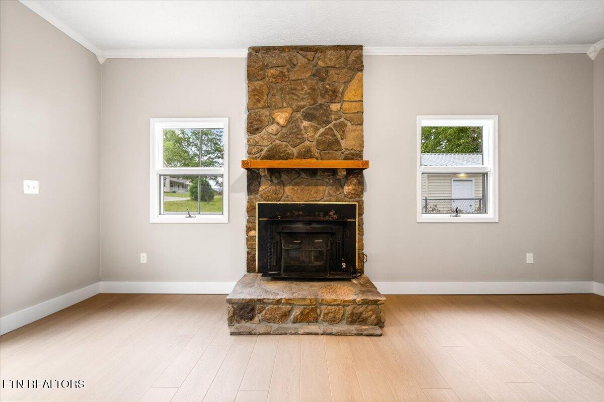 219 W Bowman Circle Lafollette TN 37766