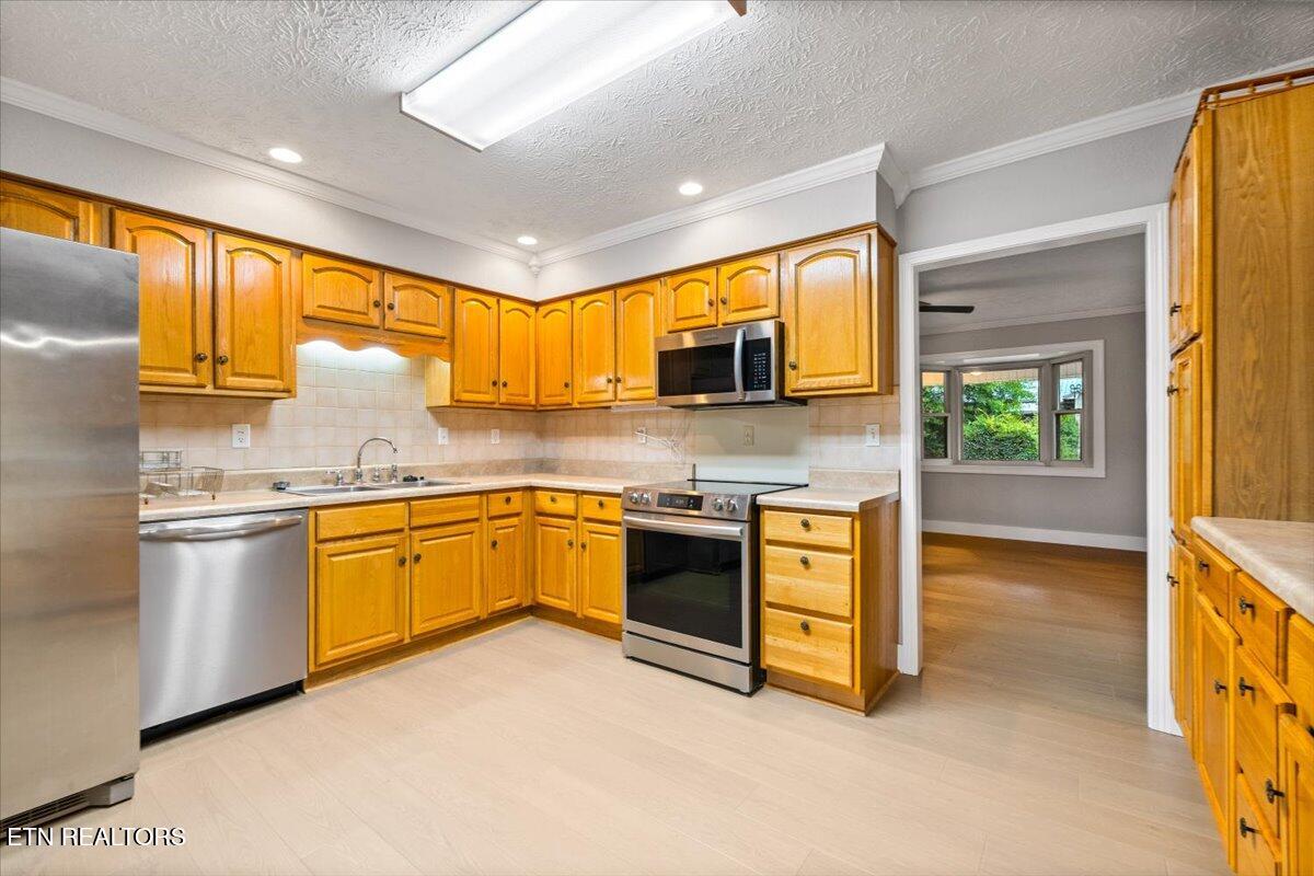 219 W Bowman Circle Lafollette TN 37766