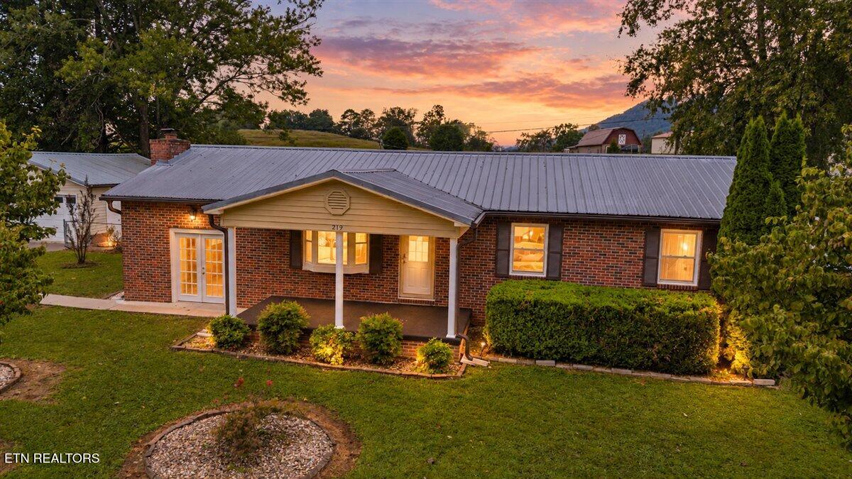 219 W Bowman Circle Lafollette TN 37766