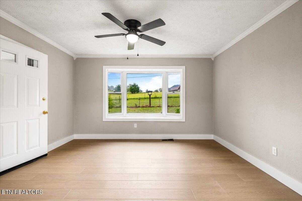 219 W Bowman Circle Lafollette TN 37766