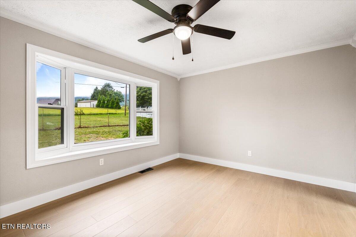 219 W Bowman Circle Lafollette TN 37766