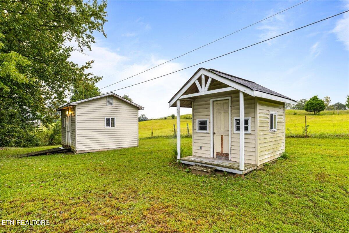 219 W Bowman Circle Lafollette TN 37766