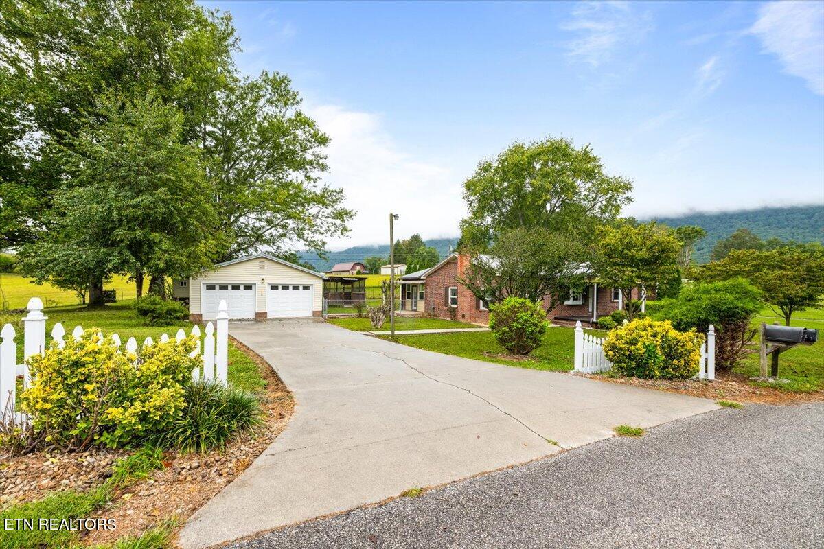 219 W Bowman Circle Lafollette TN 37766