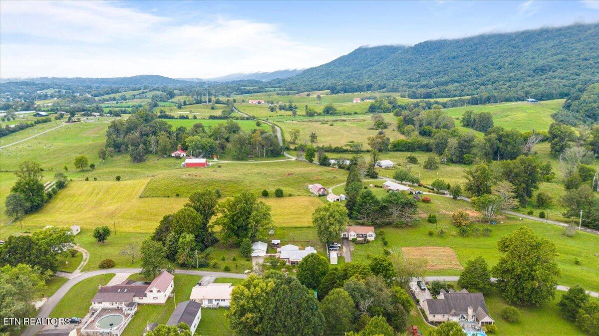 219 W Bowman Circle Lafollette TN 37766