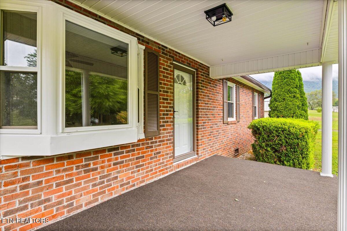 219 W Bowman Circle Lafollette TN 37766