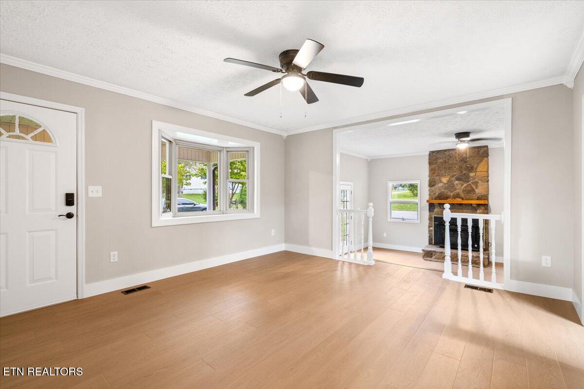 219 W Bowman Circle Lafollette TN 37766
