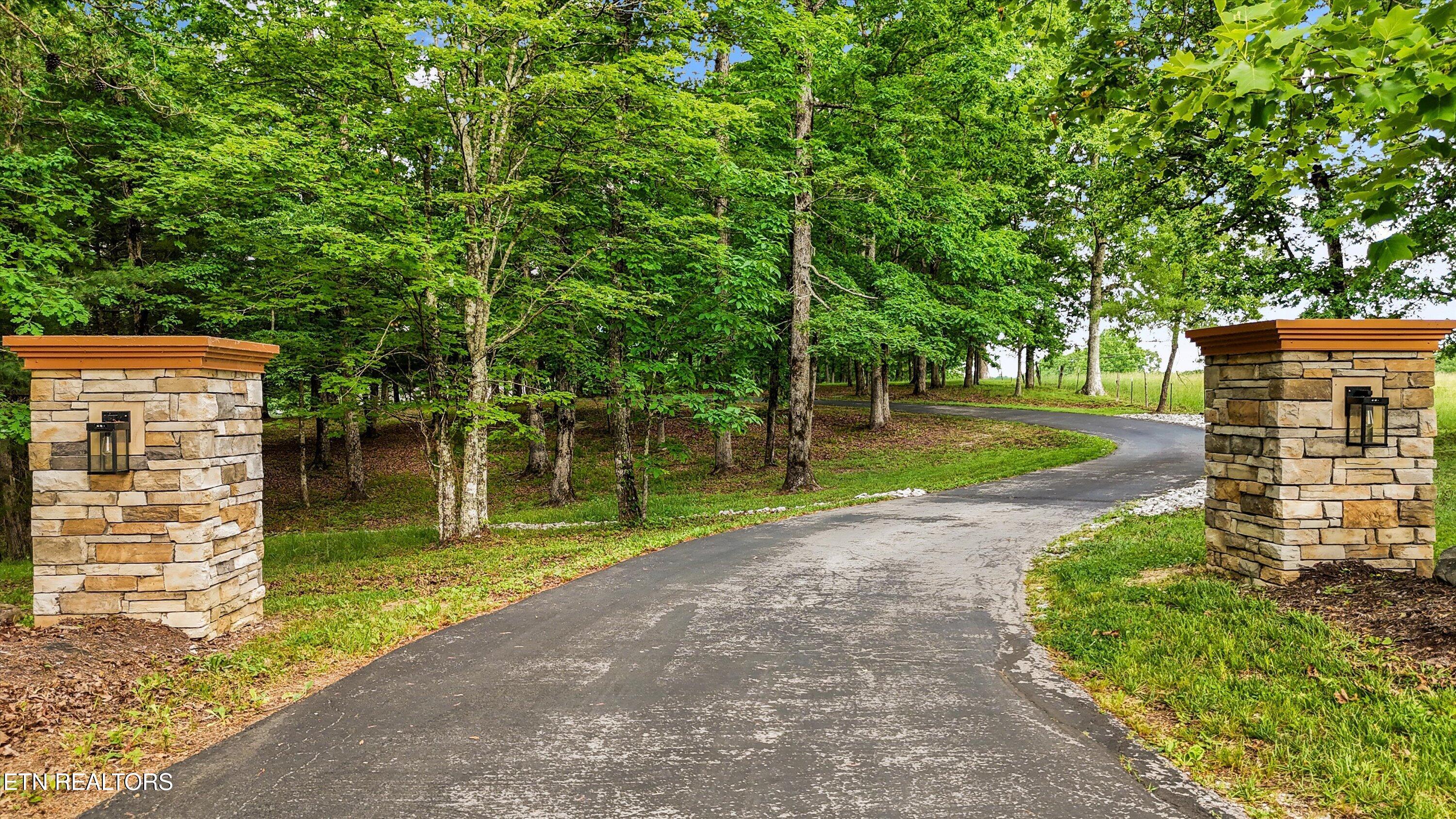 2366 Mayland Road Crossville TN 38571